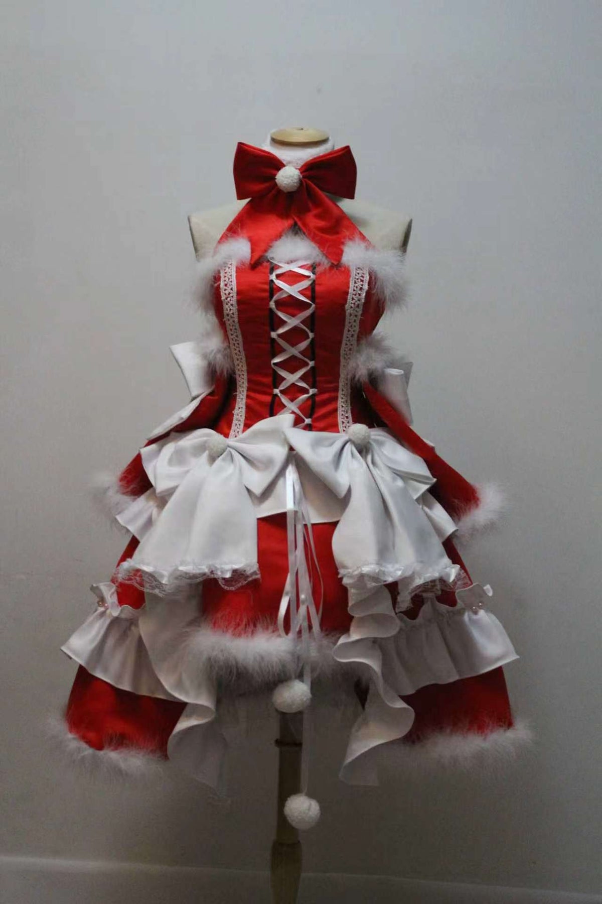 Luxury Santa‘s Elf Christmas Dress – Red & White Festive Entertainer Costume